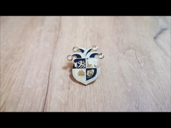 カーニバル・ラペル・ピン